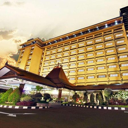 Kartika Chandra Hotel Jakarta Luaran gambar