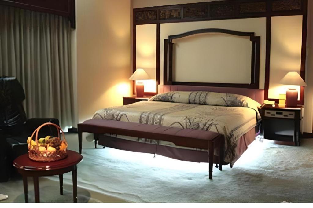 Kartika Chandra Hotel Jakarta Luaran gambar