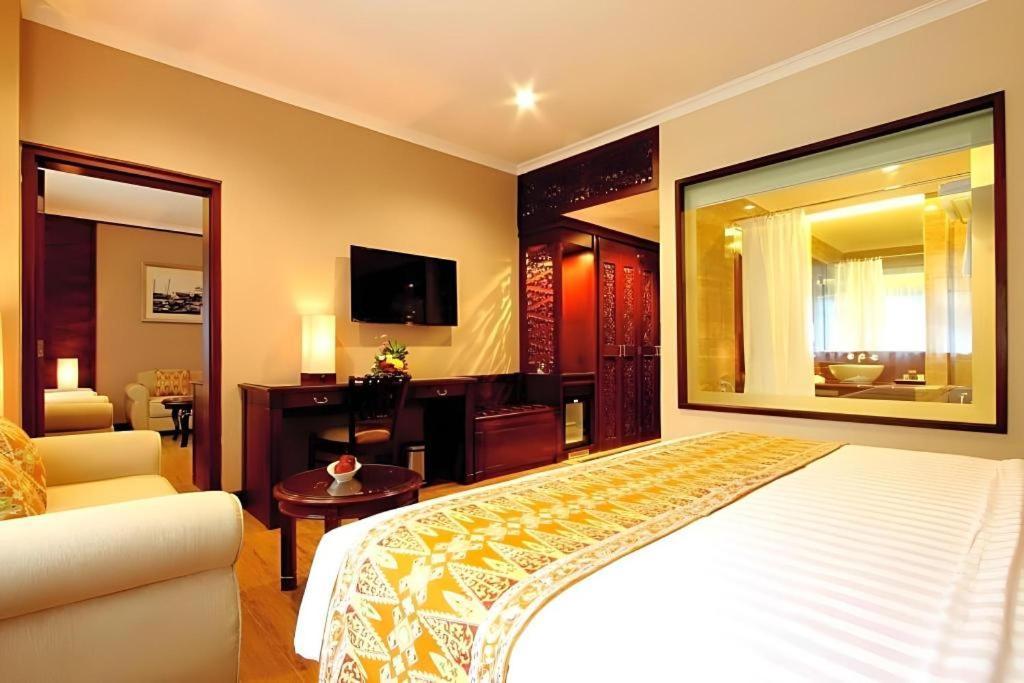 Kartika Chandra Hotel Jakarta Luaran gambar