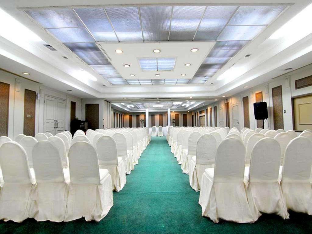 Kartika Chandra Hotel Jakarta Luaran gambar
