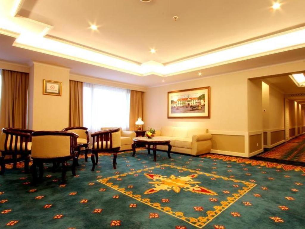 Kartika Chandra Hotel Jakarta Luaran gambar
