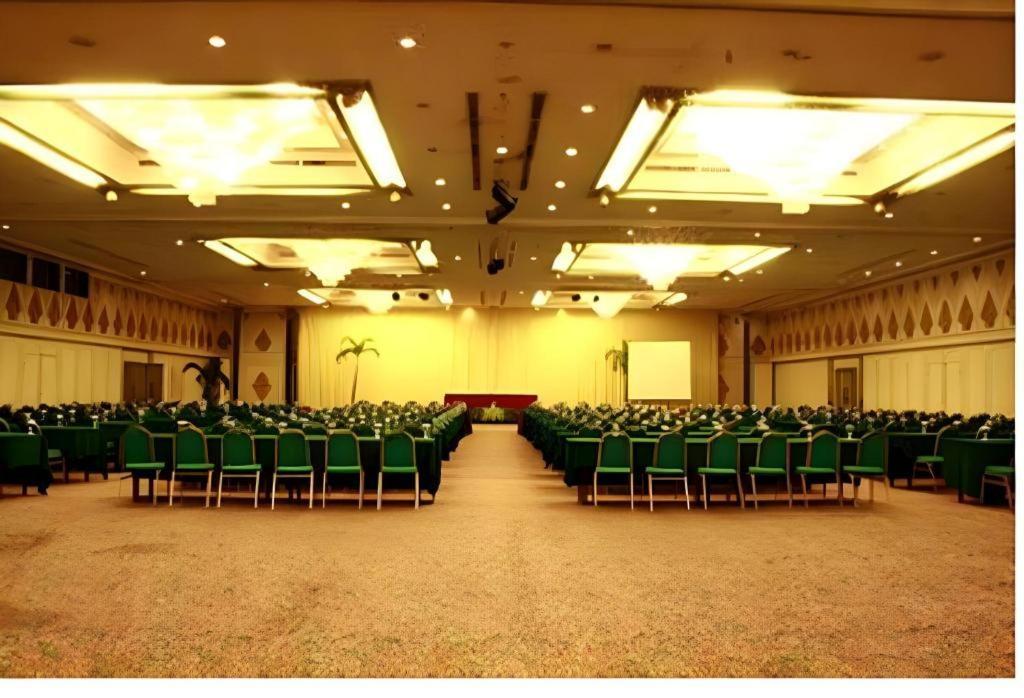 Kartika Chandra Hotel Jakarta Luaran gambar