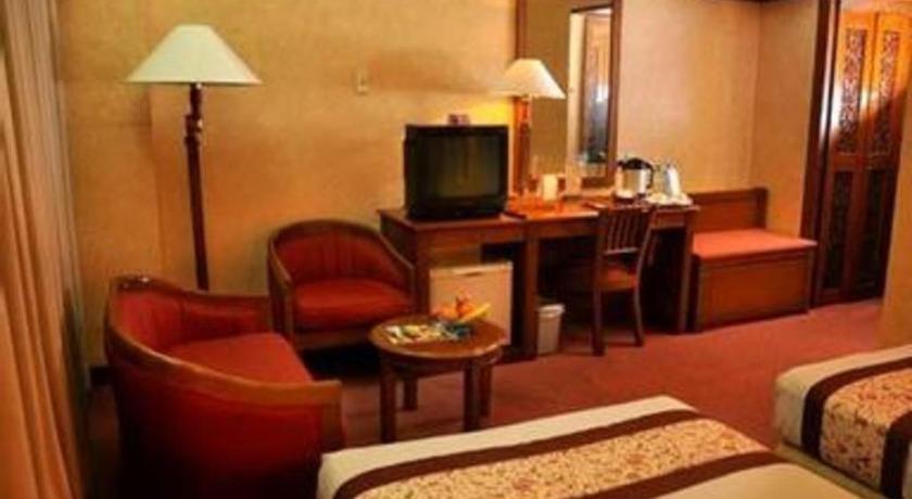 Kartika Chandra Hotel Jakarta Luaran gambar