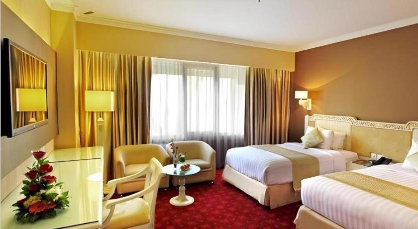 Kartika Chandra Hotel Jakarta Luaran gambar