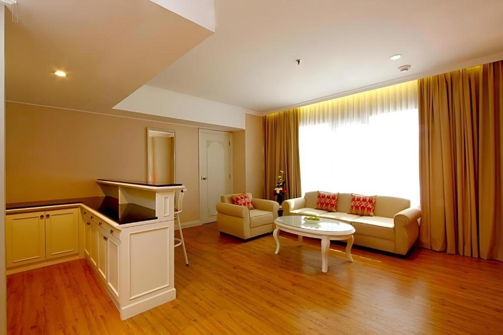 Kartika Chandra Hotel Jakarta Luaran gambar
