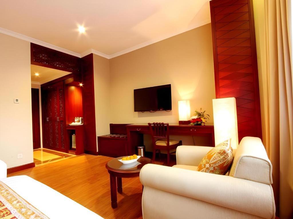 Kartika Chandra Hotel Jakarta Luaran gambar