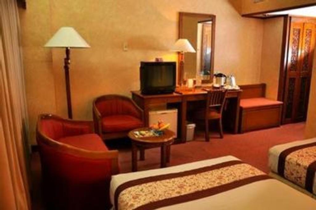 Kartika Chandra Hotel Jakarta Luaran gambar