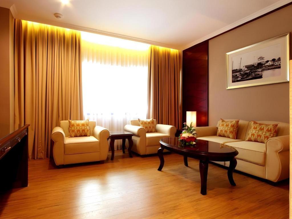 Kartika Chandra Hotel Jakarta Luaran gambar