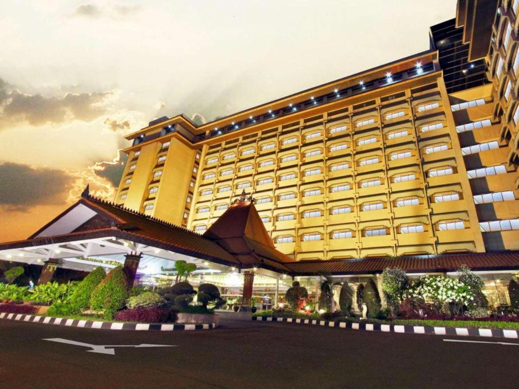 Kartika Chandra Hotel Jakarta Luaran gambar