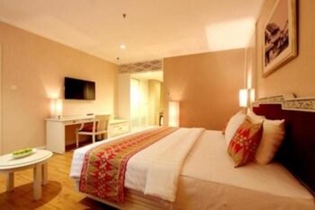 Kartika Chandra Hotel Jakarta Luaran gambar