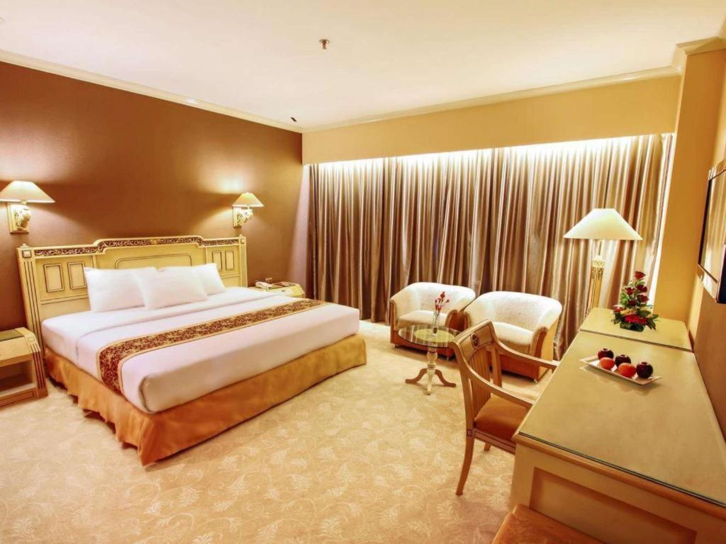 Kartika Chandra Hotel Jakarta Luaran gambar