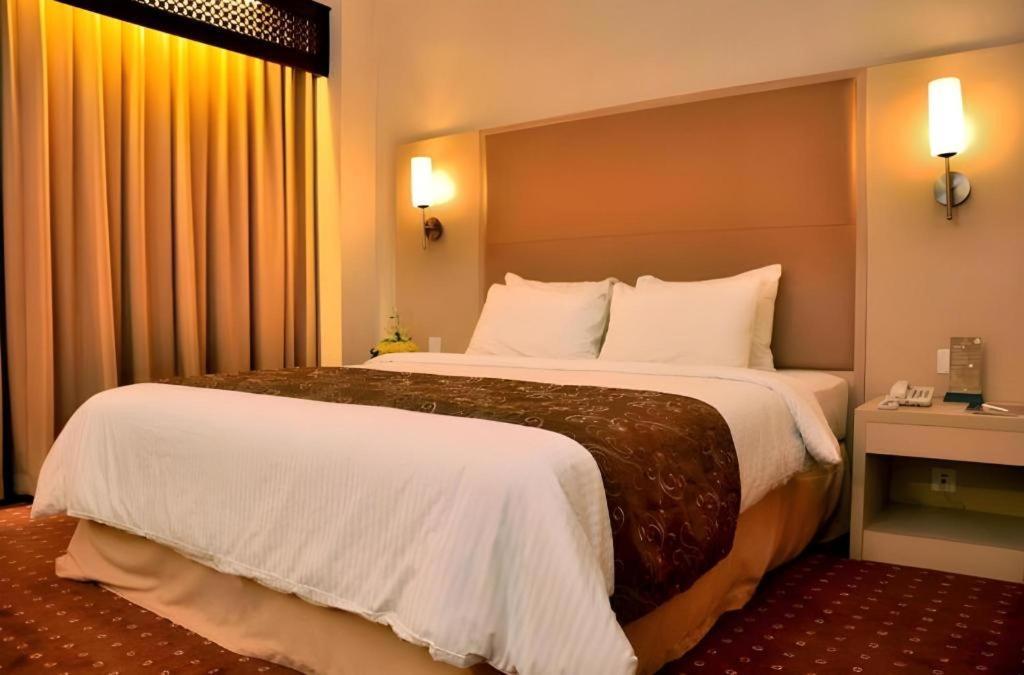 Kartika Chandra Hotel Jakarta Luaran gambar