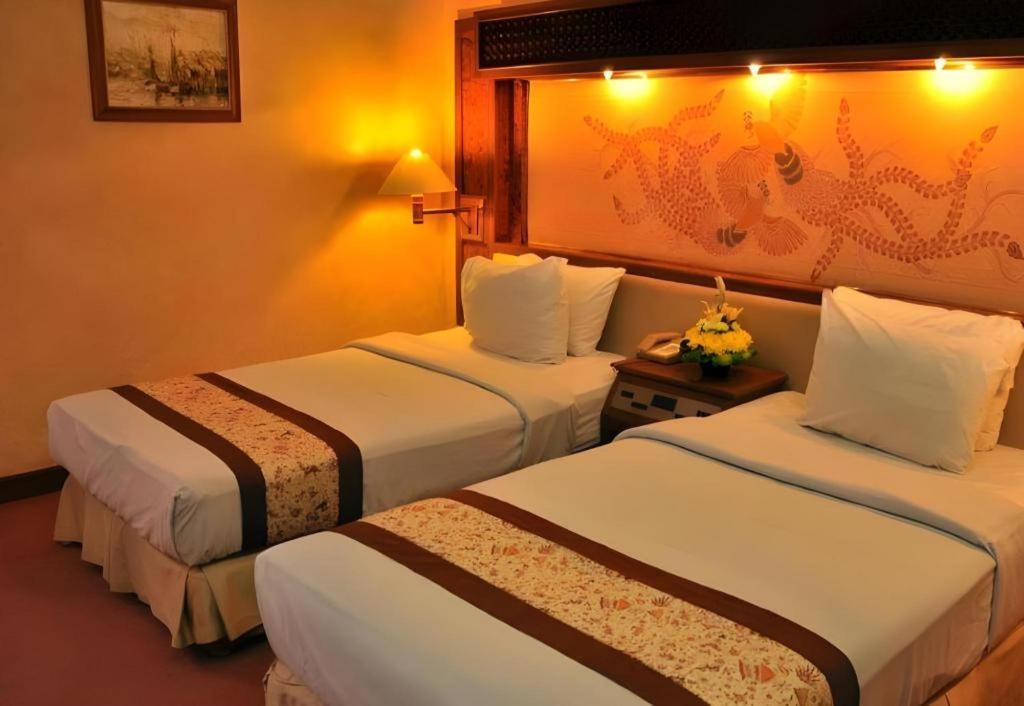 Kartika Chandra Hotel Jakarta Luaran gambar