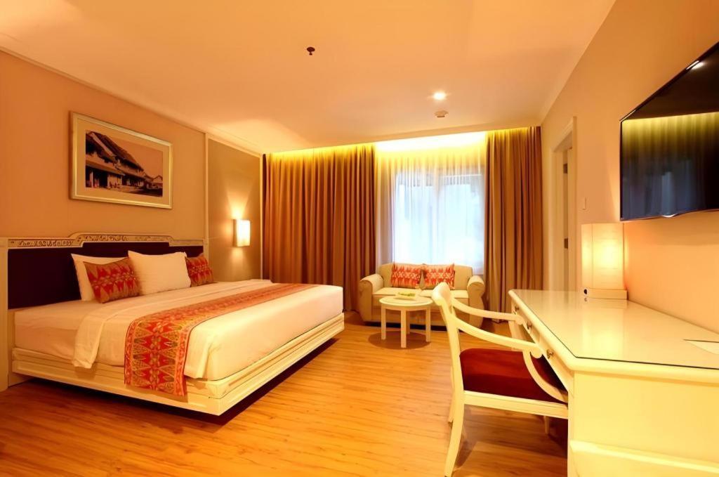 Kartika Chandra Hotel Jakarta Luaran gambar