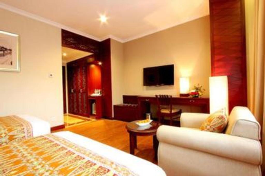 Kartika Chandra Hotel Jakarta Luaran gambar