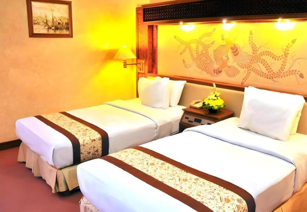 Kartika Chandra Hotel Jakarta Luaran gambar